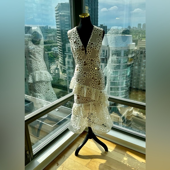 🆕 BRONX & BANCO 🧿 NWT Donna White Ruffled Lace Midi Dress, Sz S - US 4 - Picture 4 of 16